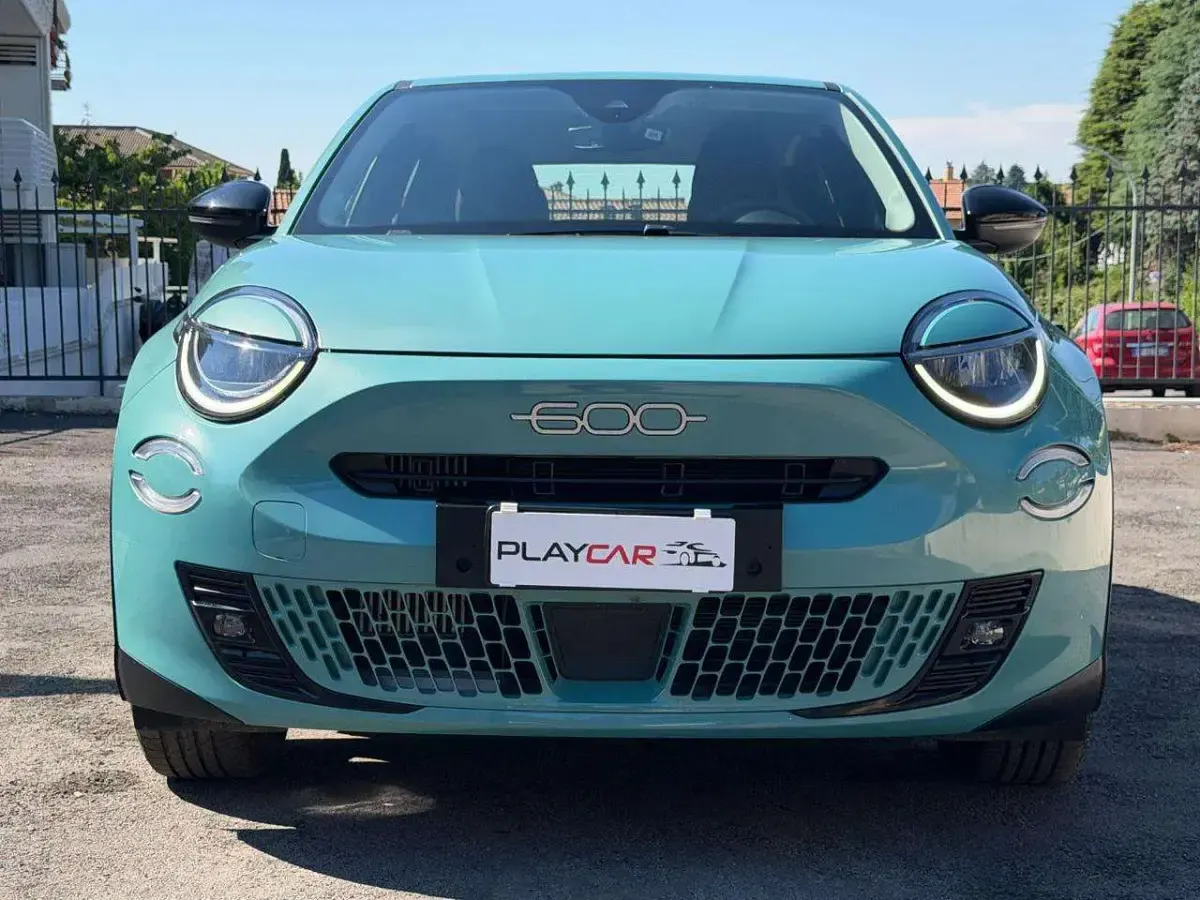 Usata Fiat 600 110 CV (80 kW) 2025 Azzurro SUV