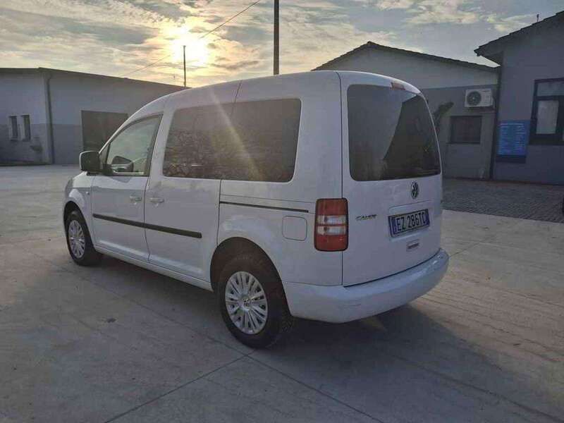 Begagnad VW Caddy Comfortline 102 HK (75 kW) 2015 Vit Minibuss