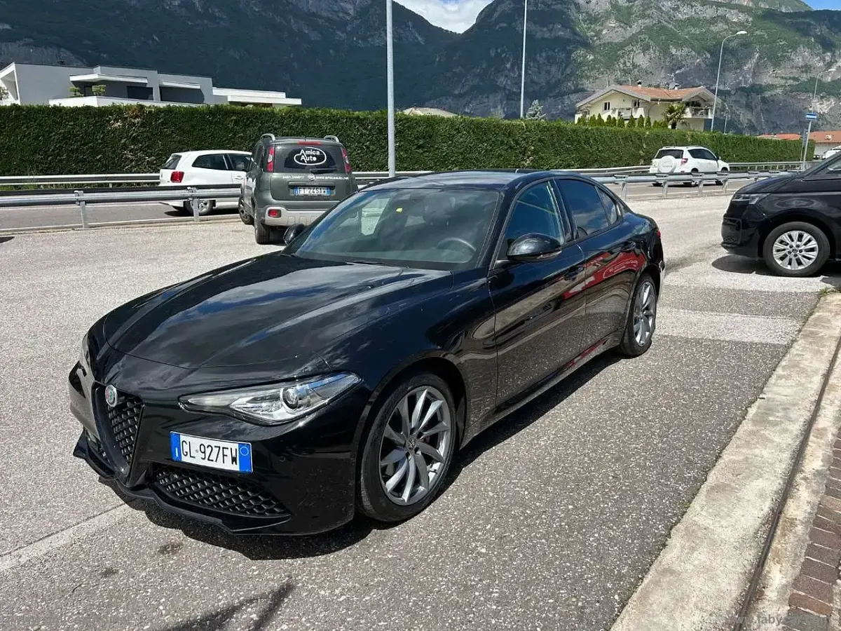 Brugt Alfa Romeo Giulia Sprint 190 HK (139 kW) 2022 Sort Sedan