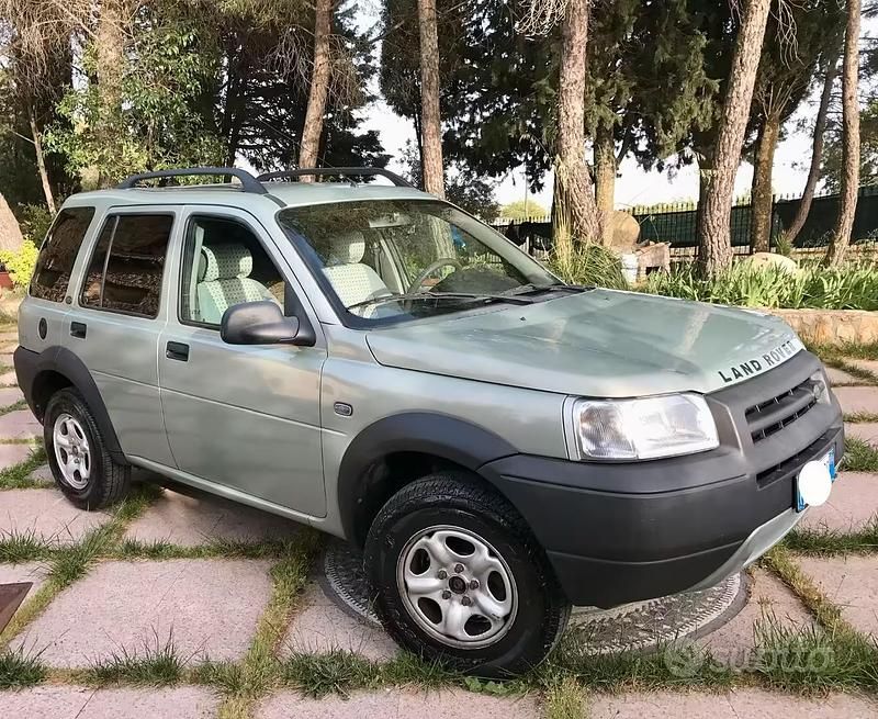 Usata Land Rover Freelander 111 CV (81 kW) 2002 Grigio SUV