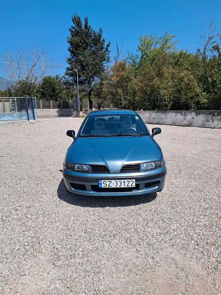 Usata Mitsubishi Carisma 103 CV (75 kW) 2004 Verde Berlina