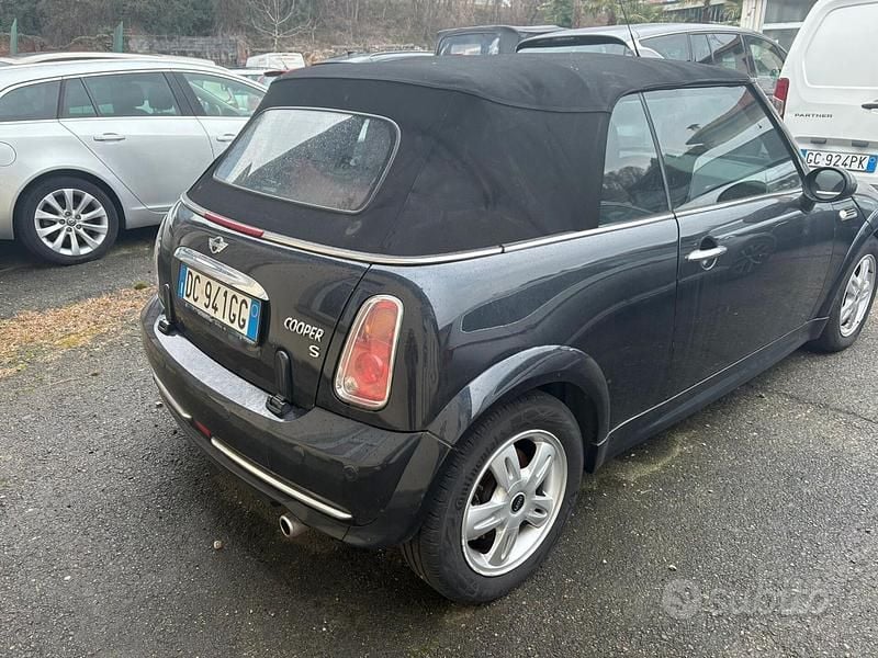 Usata Mini One Cabriolet 90 CV (66 kW) 2006 Nero Cabrio