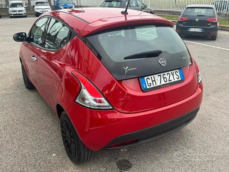 Usata Lancia Ypsilon S 69 CV (50 kW) 2022 Rosso Utilitaria