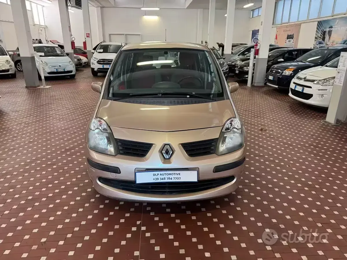 Usata Renault Modus Dynamique 75 CV (55 kW) 2005 Marrone Monovolume