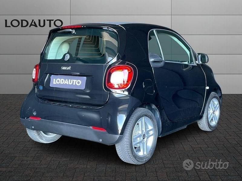 Usata Smart ForTwo Electric Drive Pure 41 kW (56 CV) 2022 Nero Berlina