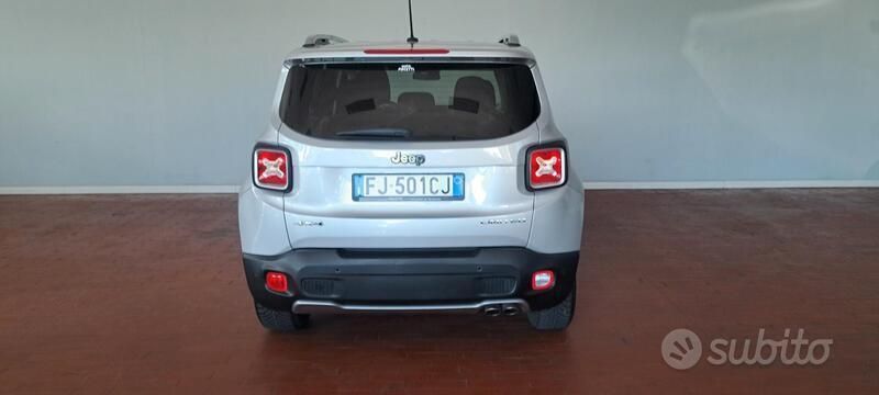 Usata Jeep Renegade Limited 140 CV (102 kW) 2017 Argento SUV