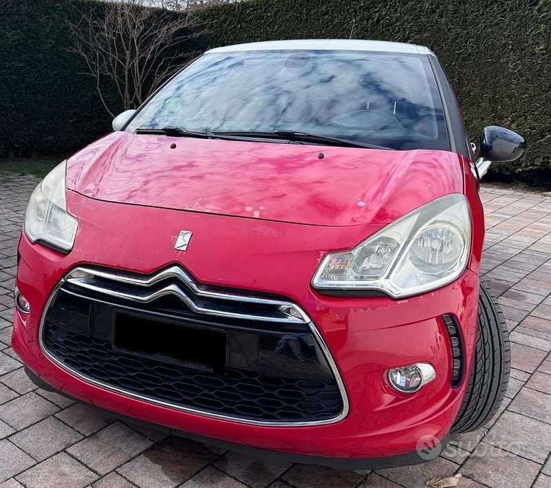Usata Citroën DS3 Chic 95 CV (69 kW) 2011 Rosso Berlina