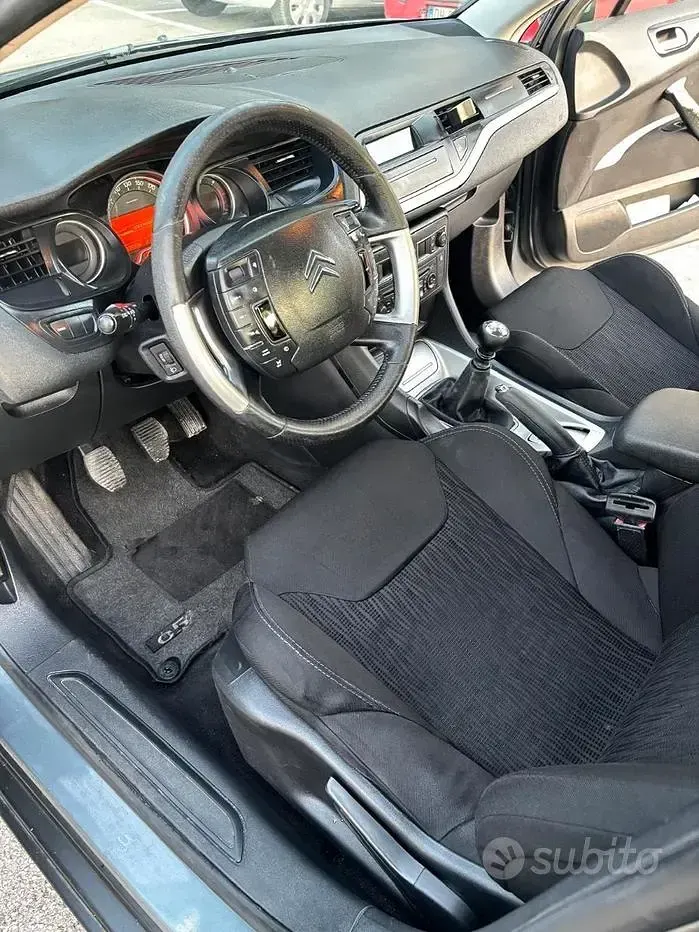 Usata Citroën C5 140 CV (102 kW) 2011 Grigio Berlina