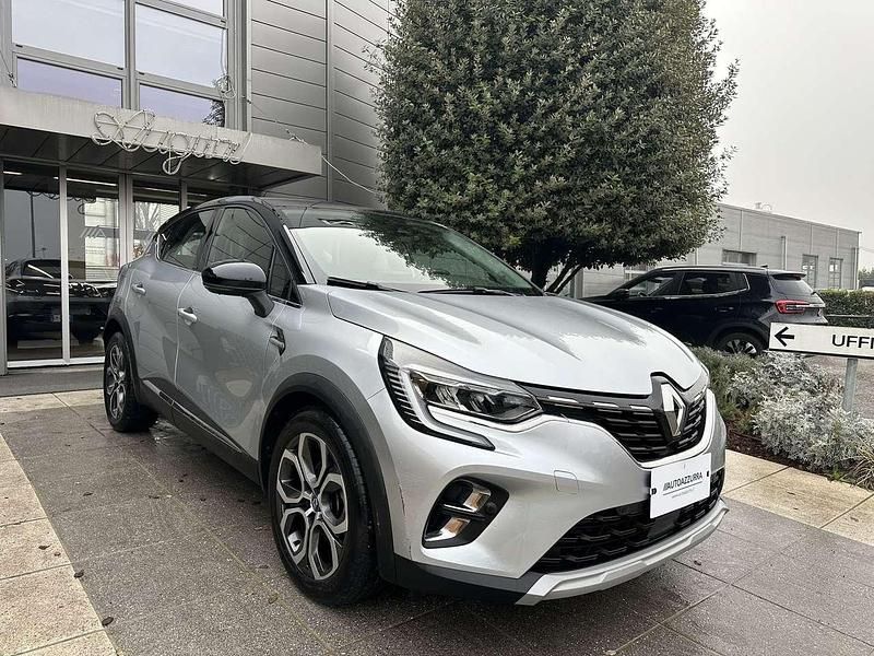 Usata Renault Captur Intens 160 CV (117 kW) 2021 Argento SUV