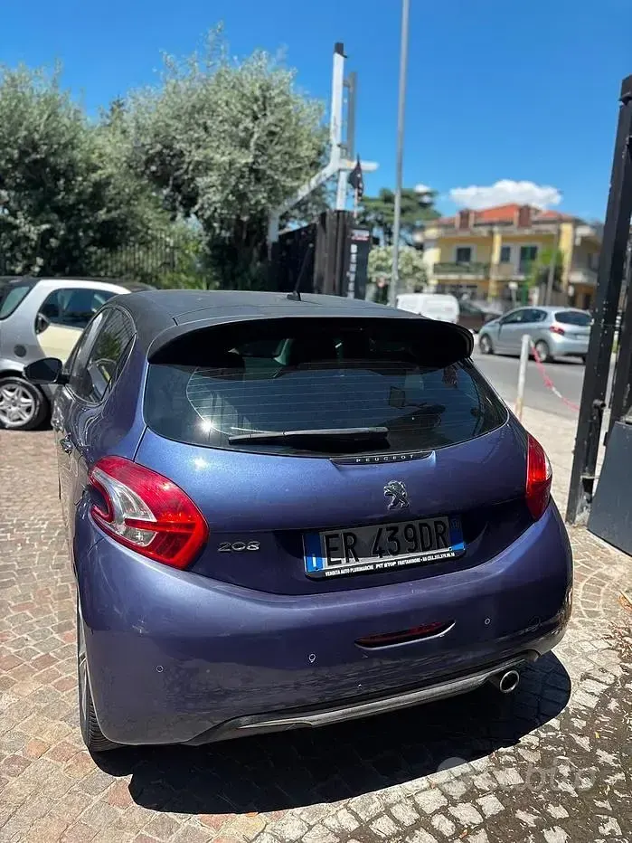 Usata Peugeot 208 Allure 82 CV (60 kW) 2013 Blu Utilitaria