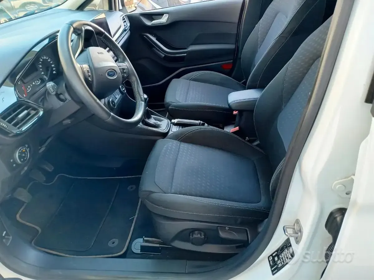 Usata Ford Fiesta Titanium 86 CV (63 kW) 2019 Bianco Utilitaria