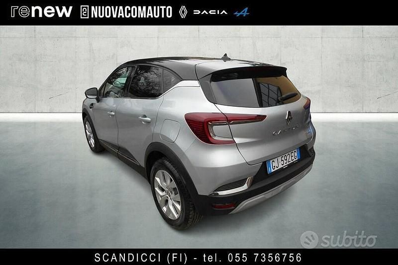 Usata Renault Captur Intens 160 CV (117 kW) 2022 Argento SUV