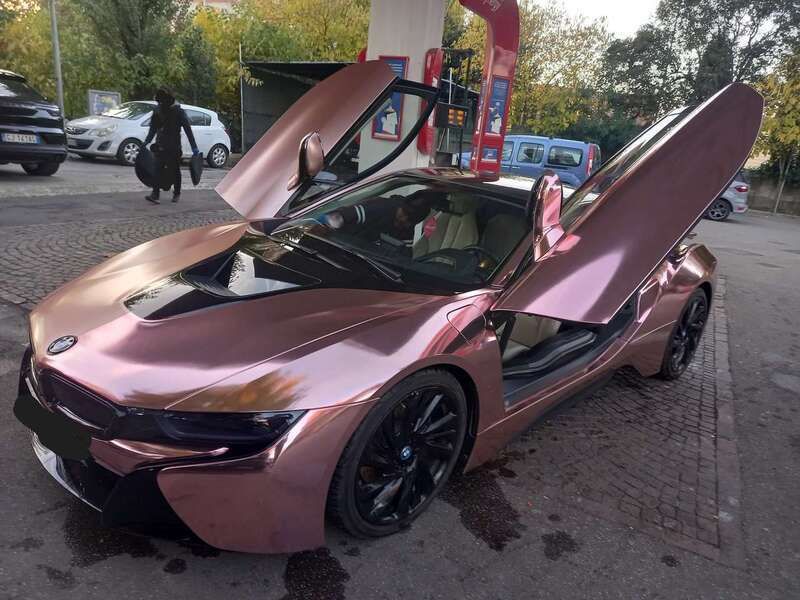 Usata BMW i8 231 CV (169 kW) 2016 Rosa opaco/rosa lucido Coupé