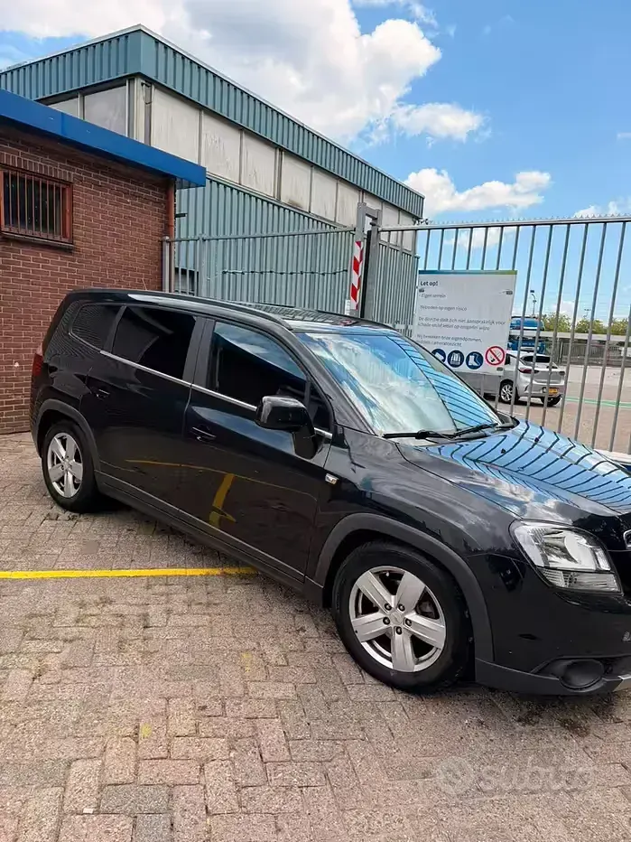 Usata Chevrolet Orlando 163 CV (119 kW) 2011 Nero Monovolume