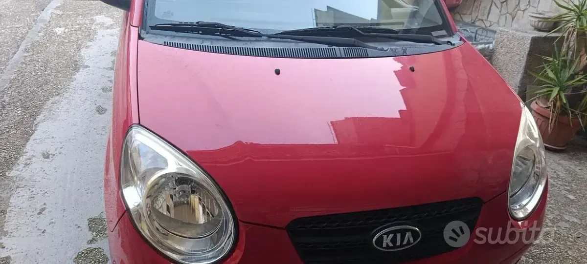 Usata Kia Picanto 69 CV (50 kW) 2011 Rosso Utilitaria