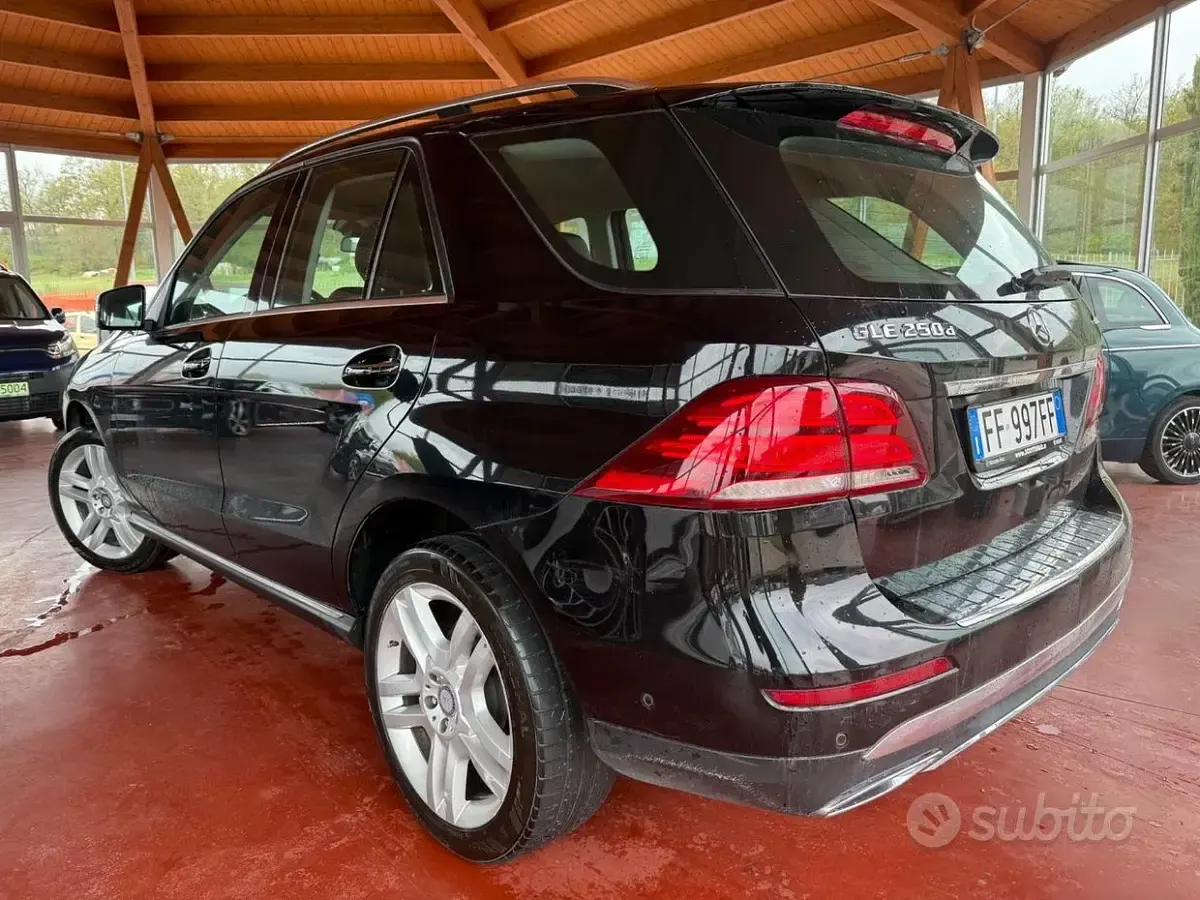 Usata Mercedes GLE250 204 CV (150 kW) 2016 Nero SUV