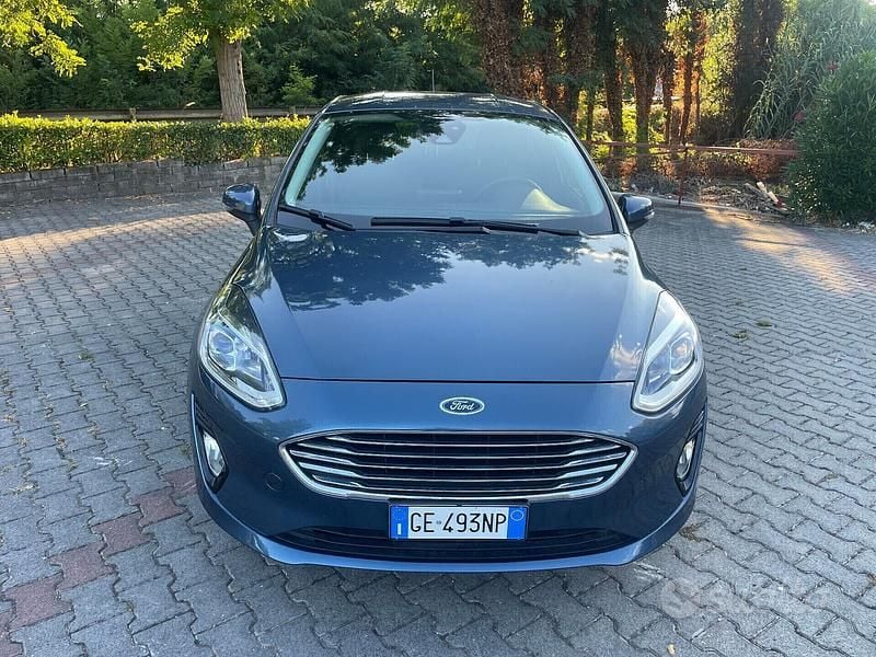 Usado Ford Fiesta Titanium 125 HP (91 kW) 2021 Azul Citadino