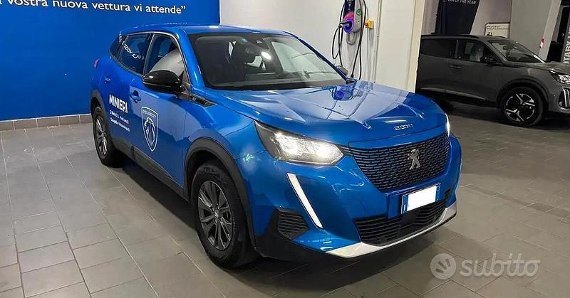 Usata Peugeot 2008 Active 100 kW (136 CV) 2022 Blu SUV