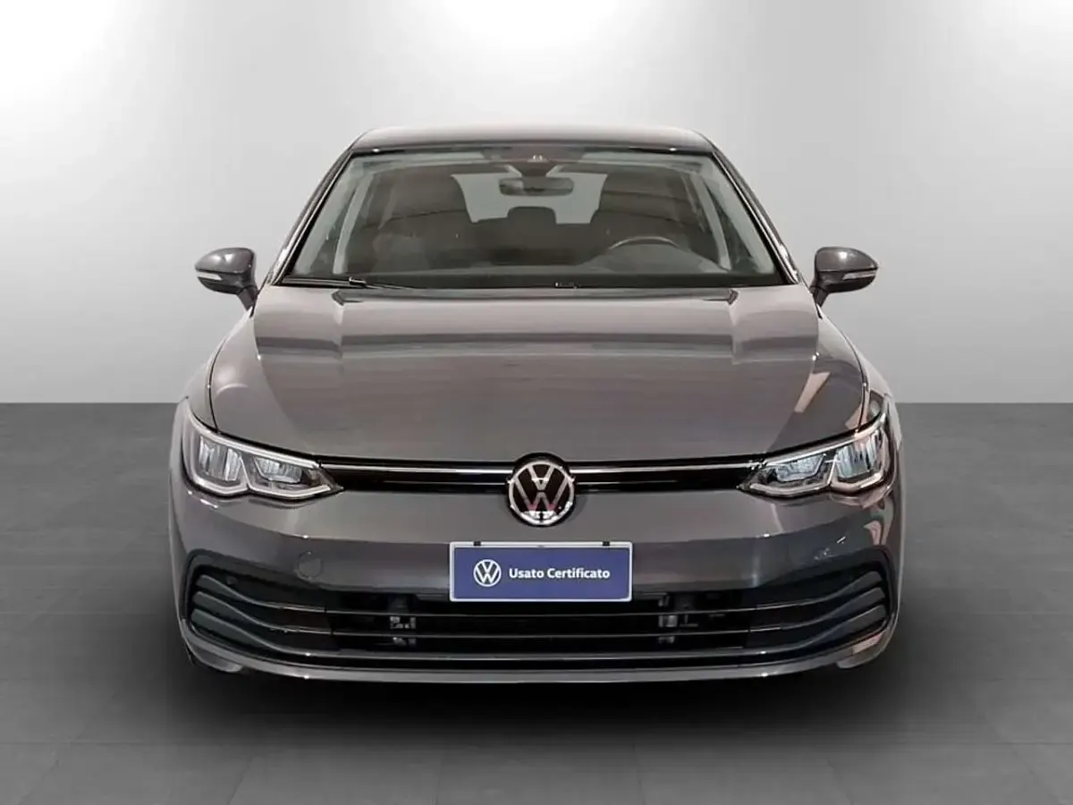 Usata VW Golf VIII Life 110 CV (80 kW) 2021 Grigio Berlina