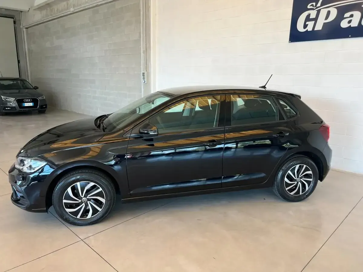 Usata VW Polo Life 80 CV (58 kW) 2023 Nero Utilitaria