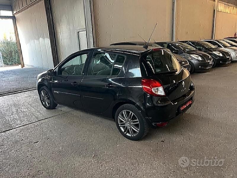 Usata Renault Clio II 85 CV (62 kW) 2010 Nero Berlina