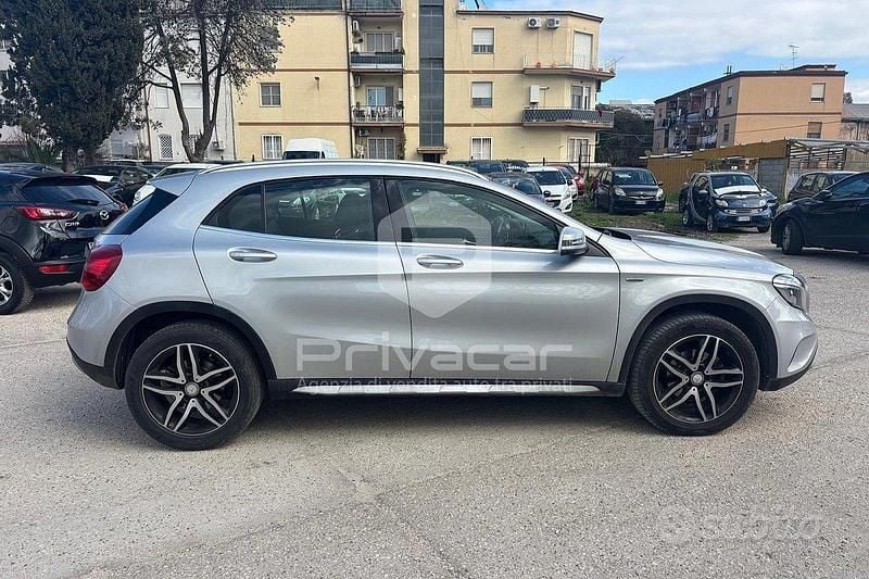 Usata Mercedes GLA200 136 CV (100 kW) 2016 Grigio SUV
