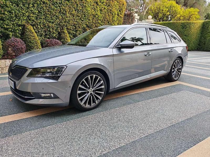 Usata Skoda Superb LAURIN & KLEMENT 190 CV (139 kW) 2018 Grigio Station wagon