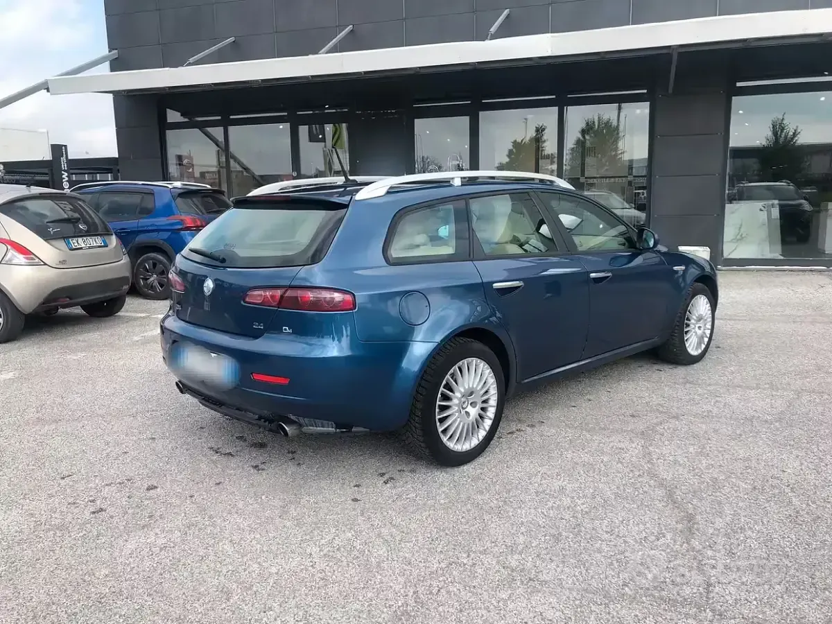 Usata Alfa Romeo 159 Distinctive 200 CV (147 kW) 2010 Blu Station wagon