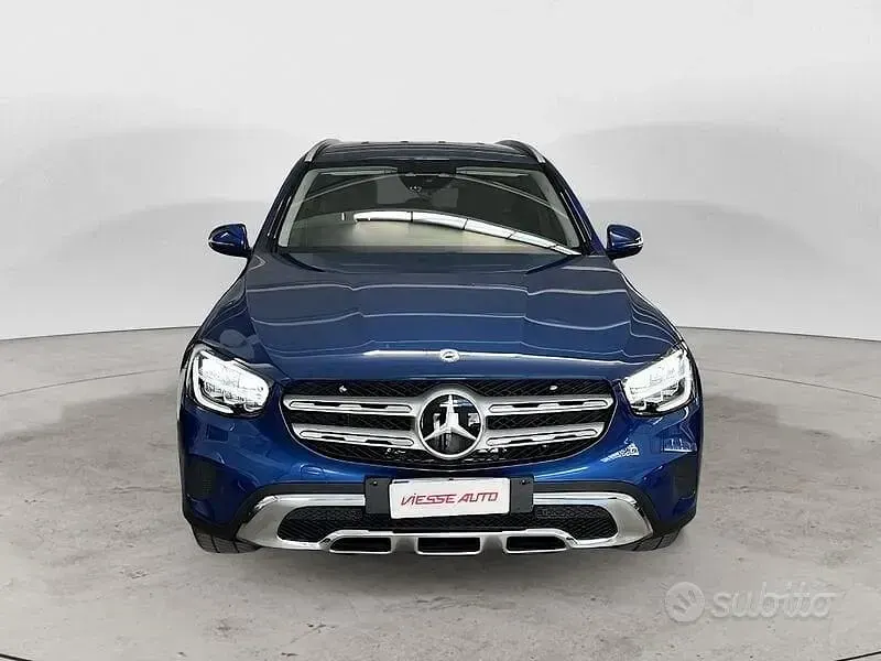 Usata Mercedes GLC200 Executive 163 CV (119 kW) 2022 Bluazzurro SUV