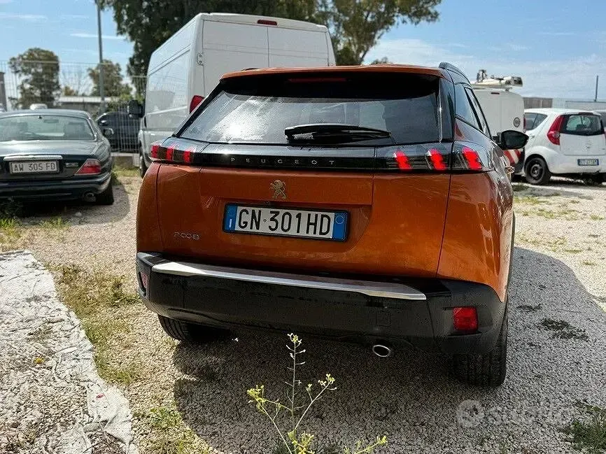 Brugt Peugeot 2008 Allure 130 HK (95 kW) 2023 Brun SUV