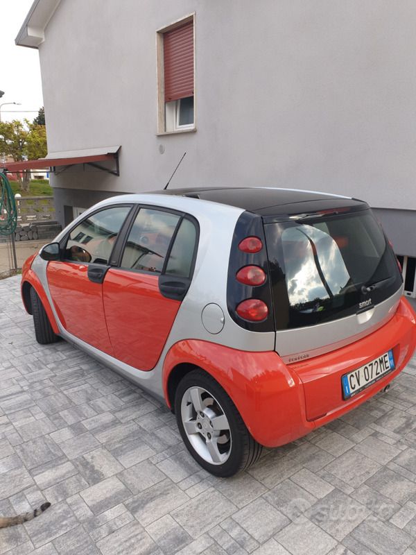 Usata Smart ForFour Passion 75 CV (55 kW) 2005 Rosso Utilitaria