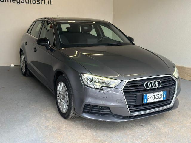 Usata Audi A3 Business 116 CV (85 kW) 2018 Grigio Berlina