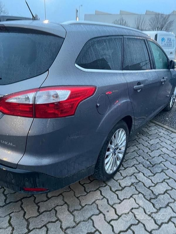 Usata Ford Focus Titanium 116 CV (85 kW) 2011 Grigio Station wagon