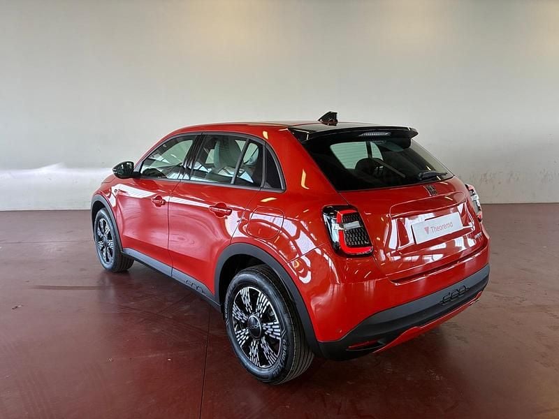 Nuova Fiat 600 Icon 136 CV (100 kW) 2025 Arancio sole metallizzano SUV