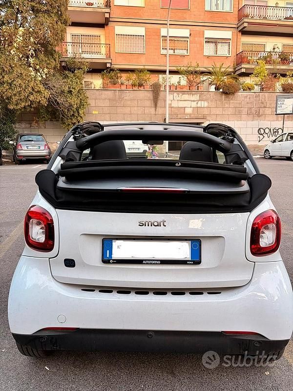 Usata Smart ForTwo Electric Drive Passion 60 kW (82 CV) 2023 Bianco Cabrio