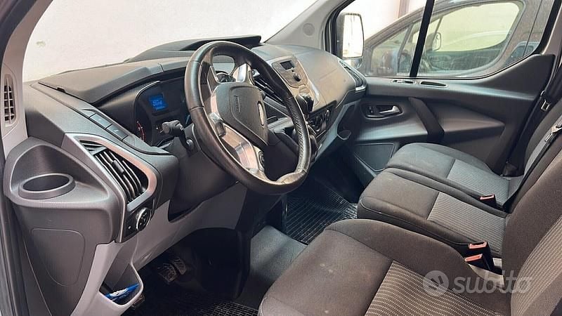 Usata Ford Transit Custom Trend 131 CV (96 kW) 2017 Grigio Monovolume
