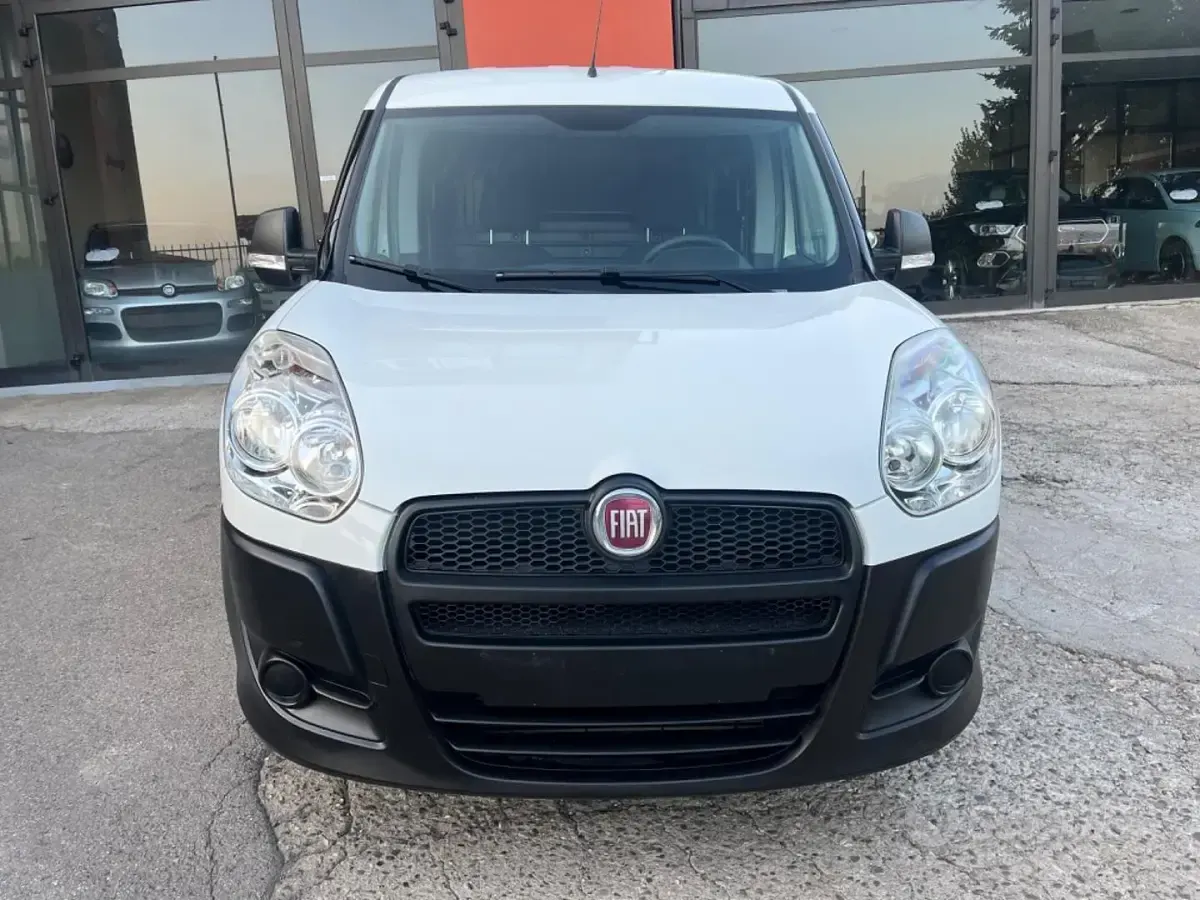 Usata Fiat Doblò 90 CV (66 kW) 2015 Bianco Monovolume