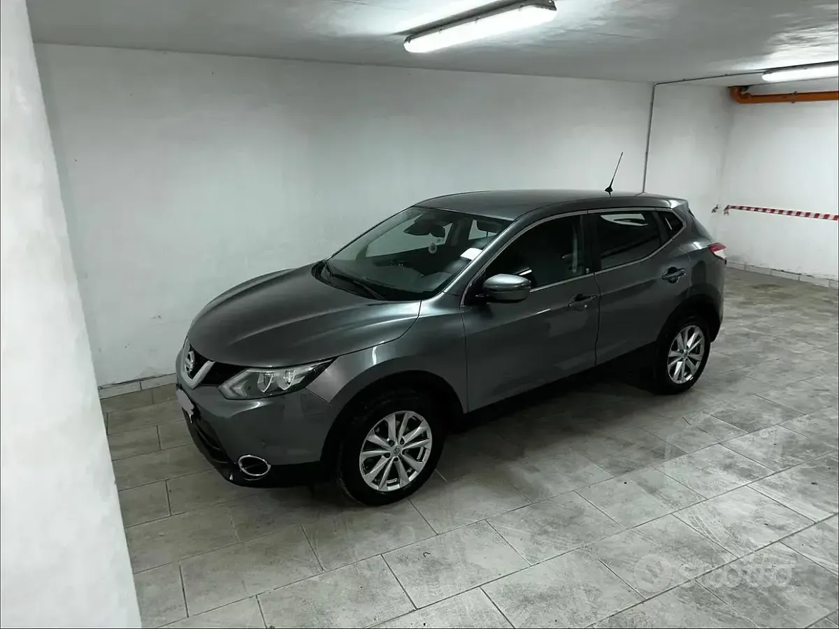 Usata Nissan Qashqai 110 CV (80 kW) 2015 Grigio SUV