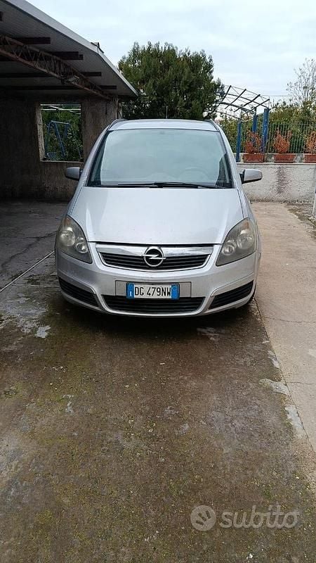 Usata Opel Zafira Cosmo 150 CV (110 kW) 2007 Grigio Monovolume