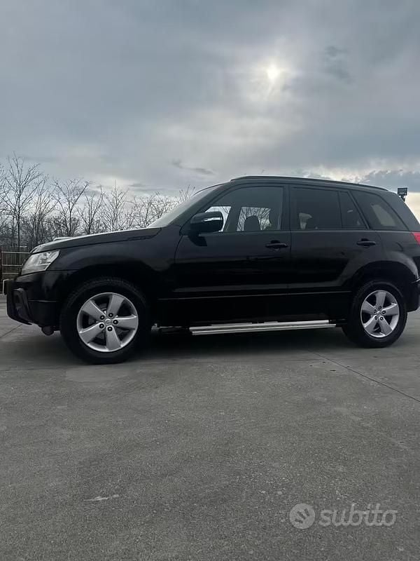 Usata Suzuki Grand Vitara 130 CV (95 kW) 2010 Nero SUV