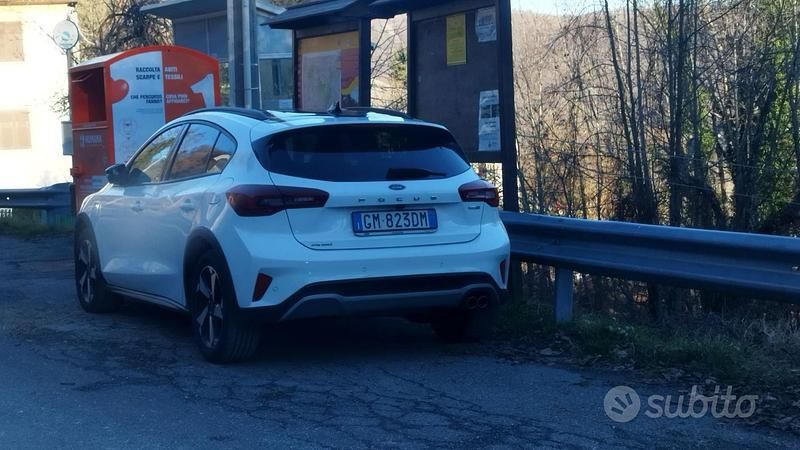 Usata Ford Focus 125 CV (91 kW) 2023 Bianco Berlina