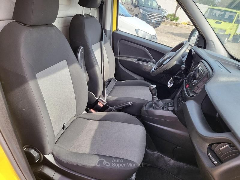 Usata Fiat Doblò 95 CV (69 kW) 2018 Giallo Monovolume