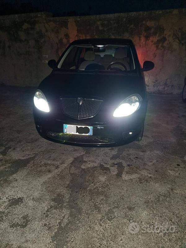 Usata Lancia Ypsilon 75 CV (55 kW) 2010 Nero Utilitaria