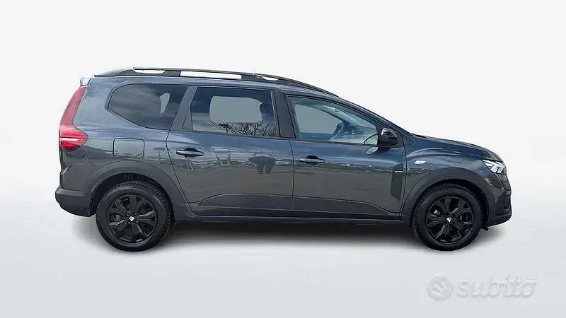 Usata Dacia Jogger Extreme 101 CV (74 kW) 2022 Grigio scuro Monovolume