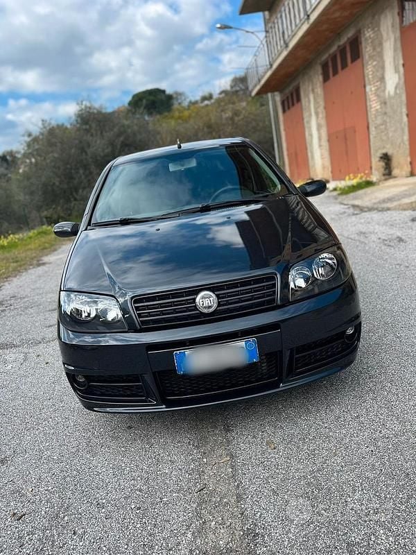 Usata Fiat Punto 70 CV (51 kW) 2005 Nero Utilitaria