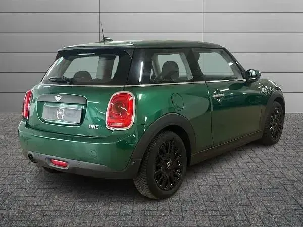 Usata Mini Cooper 75 CV (55 kW) 2019 Island blue met Utilitaria