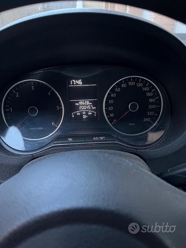 Usata VW Polo Comfortline 75 CV (55 kW) 2012 Grigio Utilitaria