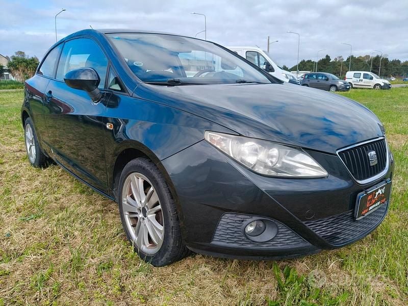 Usata Seat Ibiza 85 CV (62 kW) 2011 Nero Berlina
