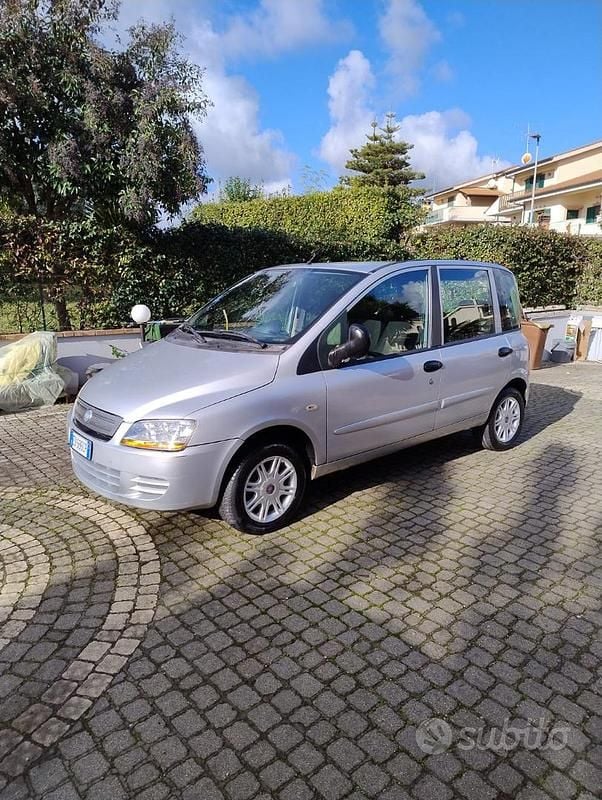 Grigio Usata 2010 Fiat Multipla Monovolume | 3500 € (Molto cara) - Immagine 1/4