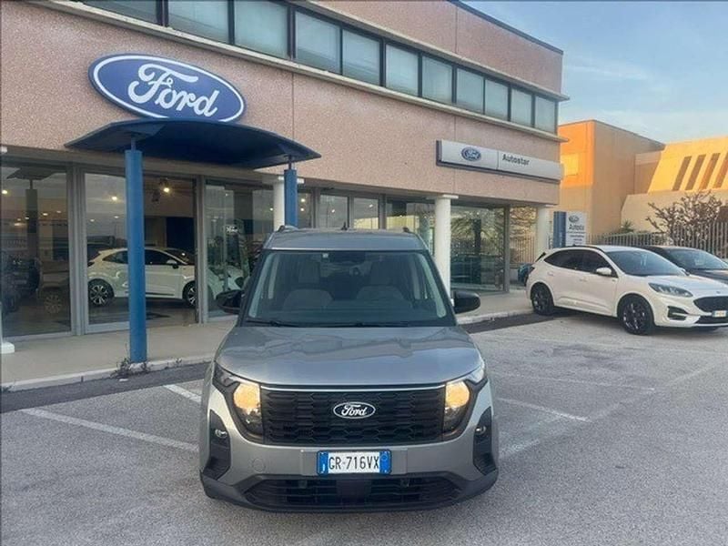 Usata Ford Tourneo Courier Titanium 126 CV (92 kW) 2024 Grigio metallizzato Monovolume